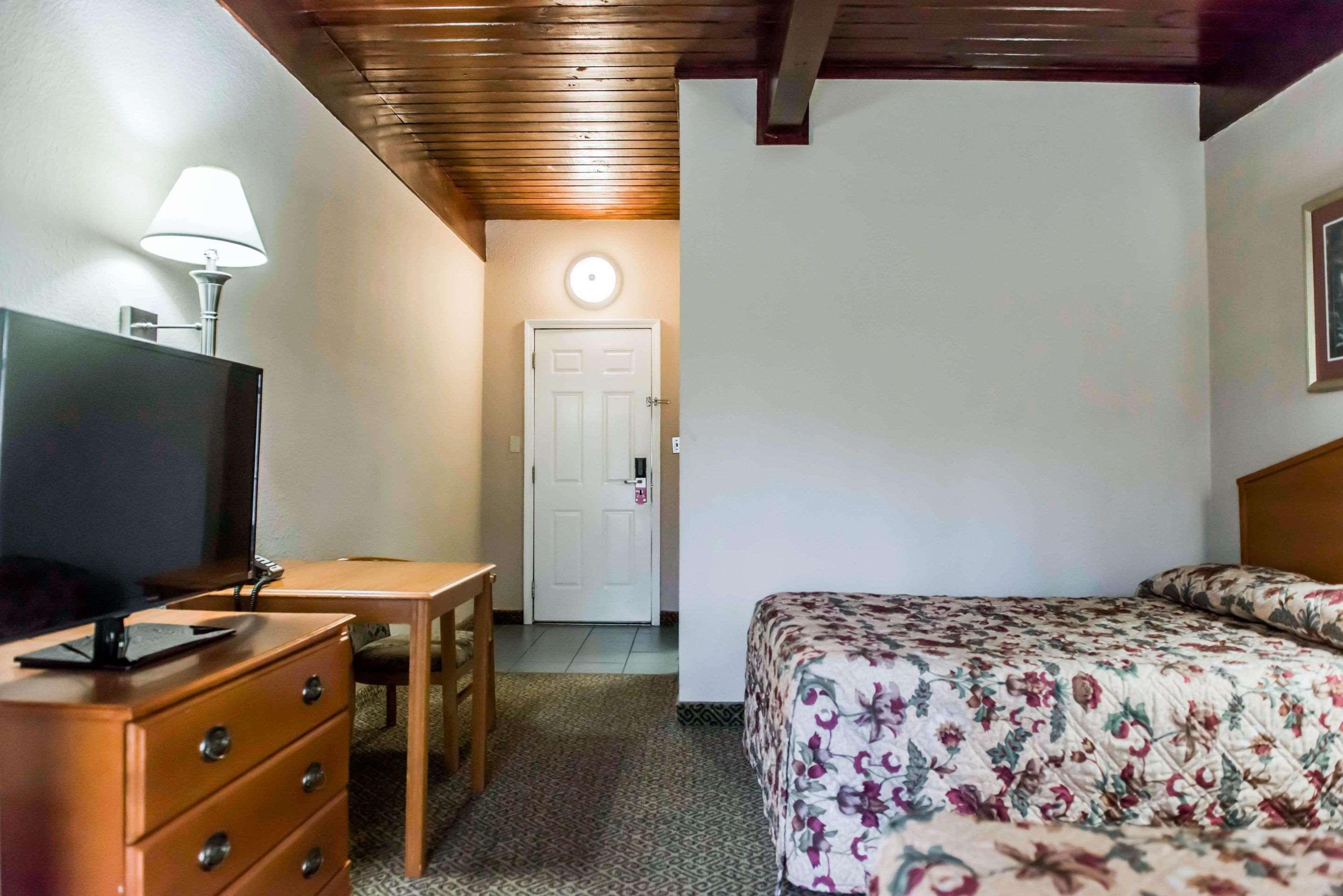 Econo Lodge Tallahassee Near Capital -University Eksteriør billede